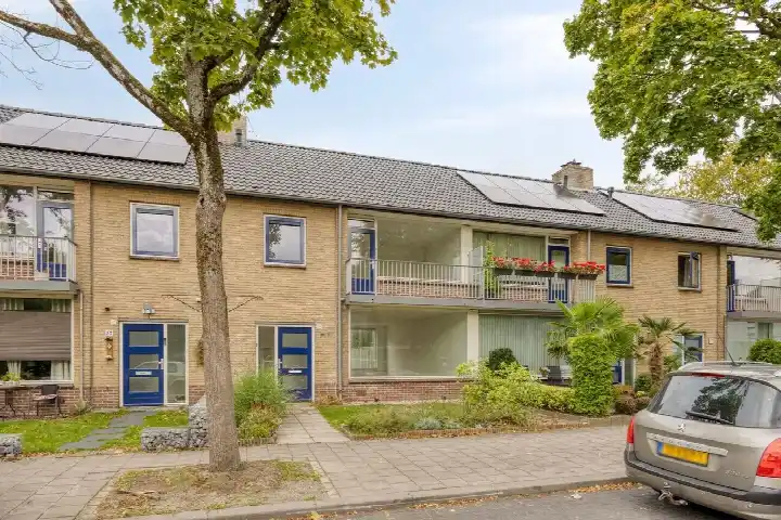Tussenwoning te koop: Obrechtstraat 35, Quirijnstok Noord-Oost Tilburg