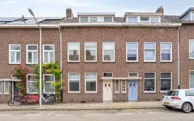 Tussenwoning te koop: Observantenweg 13, Villapark Maastricht