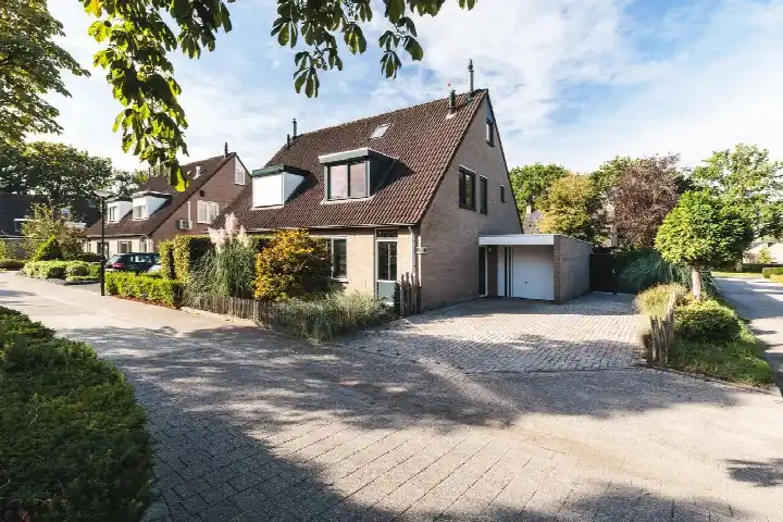 Hoekwoning te koop: Oderlaan 49, De Gentiaan Son En Breugel