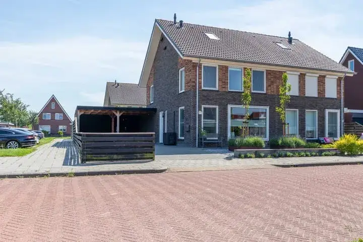 Twee-onder-één-kap te koop: Oentzemastate 27, Kollumerzwaag Kollumersweach