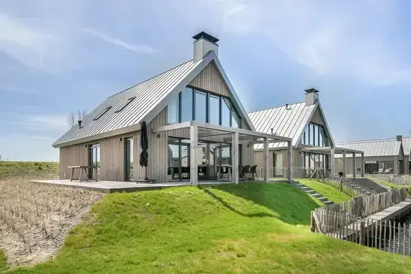 Vrijstaande woning te koop: Oesterdam 327, Verspreide huizen Tholen Tholen