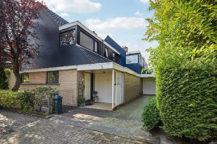 Twee-onder-één-kap te koop: Ogier van Cralingenpark 52, 's-Gravenland Rotterdam