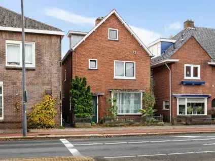 Tussenwoning te koop: Oldenzaalsestraat 230, Noord Hengelo