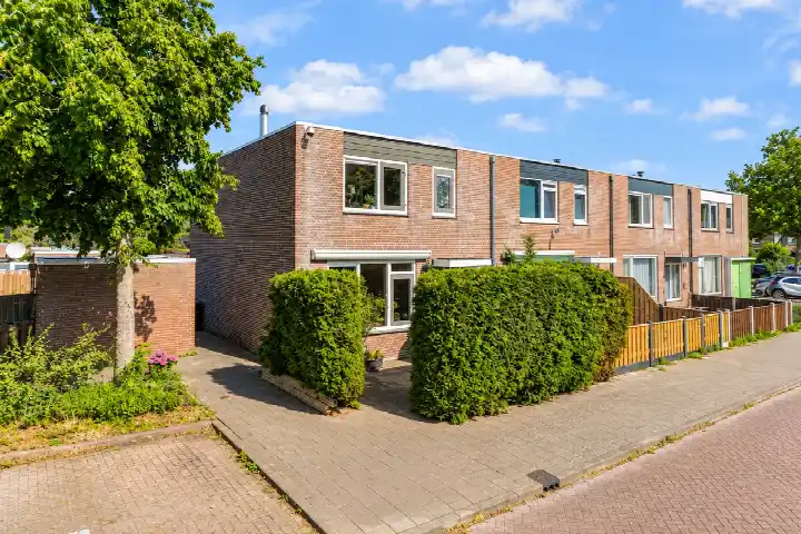 Corner house for sale: Oldewierde 239, Keiwierde en Oldewierde Almere