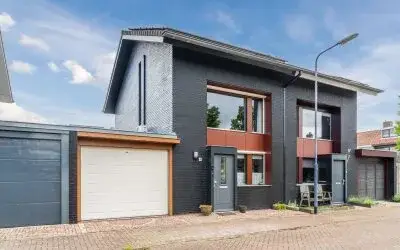 Tussenwoning te koop: Oleanderstraat 4, Tuinzigt Breda