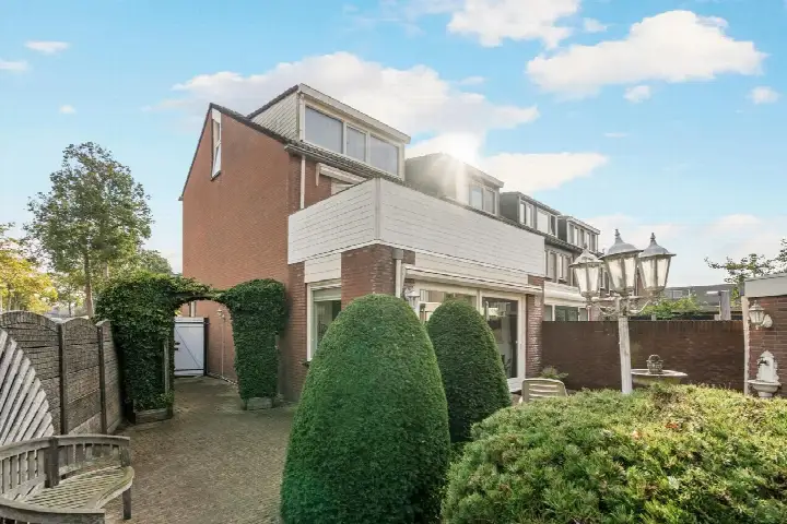Corner house for sale: Oliemolen 2, Westerkoog Oost Koog Aan De Zaan
