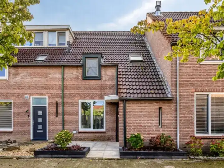 Terraced house for sale: Olieslager 27, De Leeuwerik Best