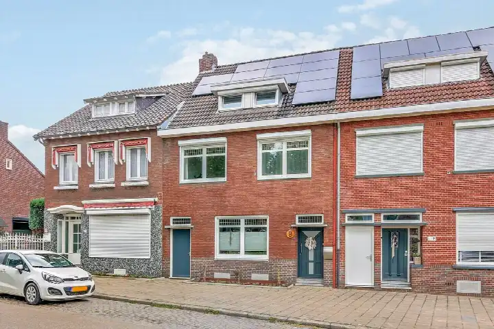 Tussenwoning te koop: Olmenplein 8, Chevremont Kerkrade