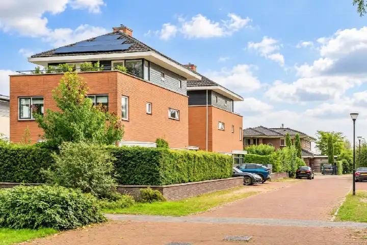 Tussenwoning te koop: Olympiadelaan 19, Zeestratenbuurt Amstelveen