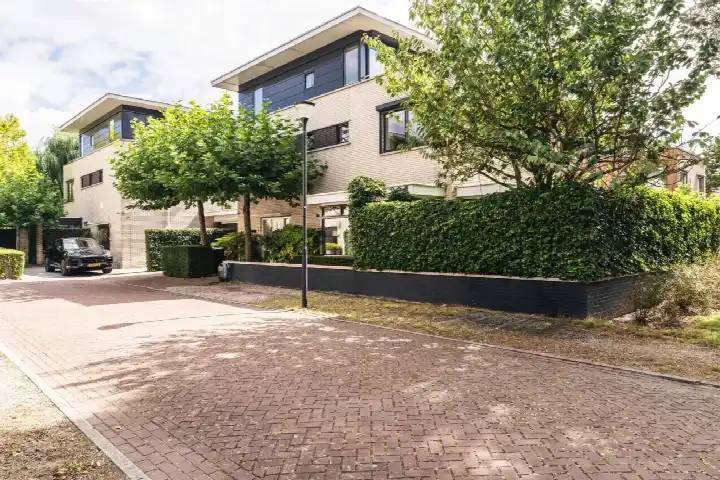 Tussenwoning te koop: Olympiadelaan 8, Zeestratenbuurt Amstelveen