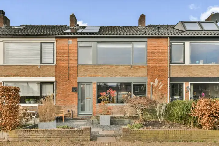 Terraced house for sale: omroeplaan 4, Zenderwijk Huizen
