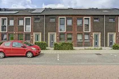 Terraced house for sale: Onderdijkserijweg 253, Juliandorp Zwijndrecht