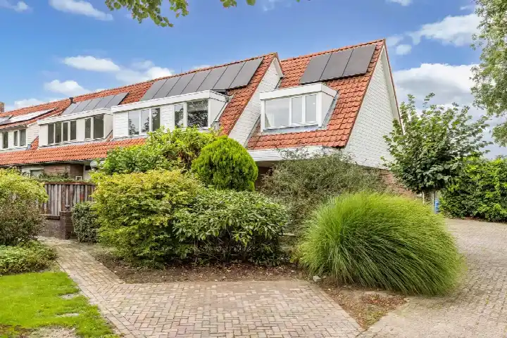 Hoekwoning te koop: Onderduikersweg 18A, Emmeloord-landelijk gebied Emmeloord