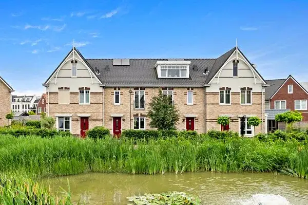 Tussenwoning te koop: Onderling 40, Wilgenrijk Maassluis