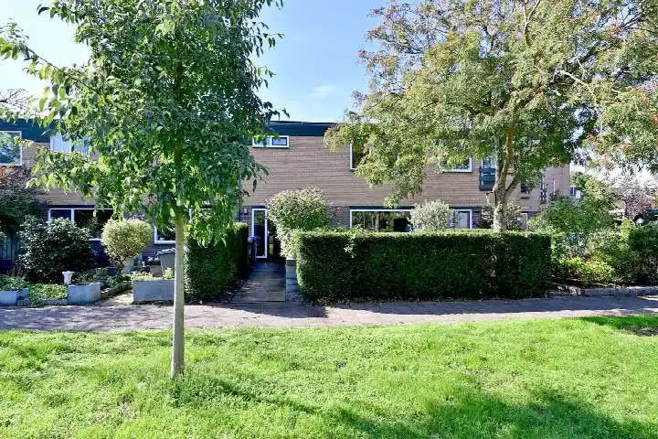 Terraced house for sale: Onderwei 18, Huizermaat West Huizen
