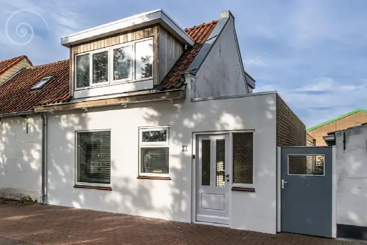 Hoekwoning te koop: Onwaardsedijk 21, Dirksland industriegebied Dirksland