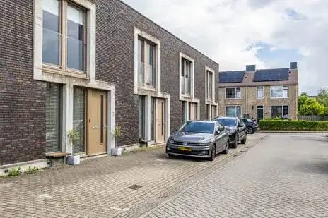 Tussenwoning te koop: Onyxstraat 5, Vinkhuizen-Zuid Groningen