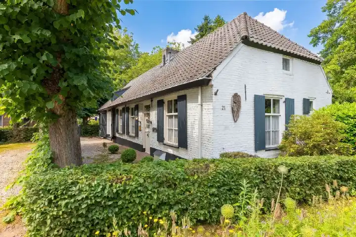Vrijstaande woning te koop: Onze Lieve Vrouwedijk 21, Waalre Waalre