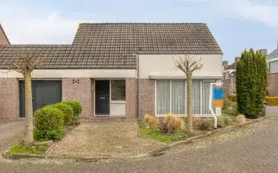 Tussenwoning te koop: Onze Lieve Vrouweschutsstraat 8, Vlijmen-Dorp Vlijmen