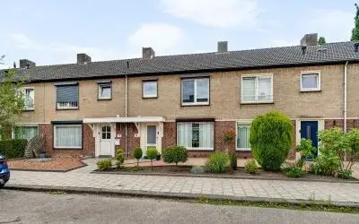 Terraced house for sale: Oogststraat 8, Leuken Weert