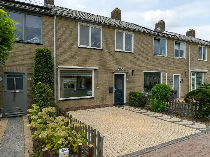 Tussenwoning te koop: Ooievaarshof 27, Kollum Kollum