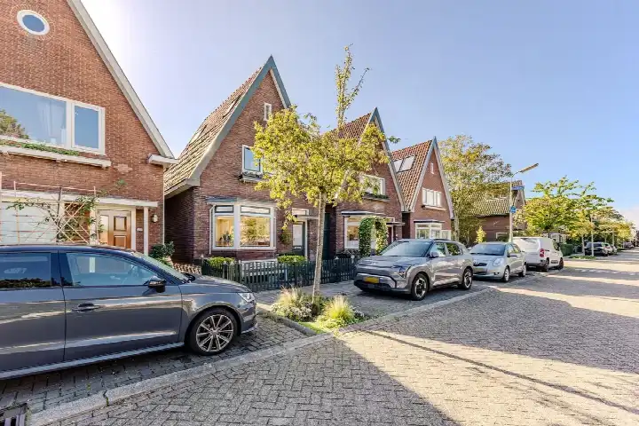 Detached house for sale: Oost-Indischekade 25, Wormerveer Zuid Wormerveer