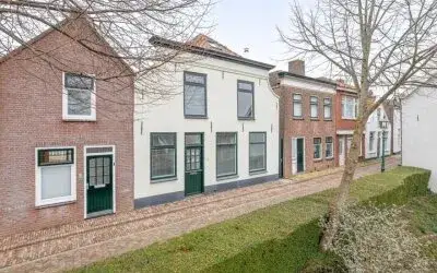 Corner house for sale: Oostdijk 33, Sommelsdijk centrum Sommelsdijk