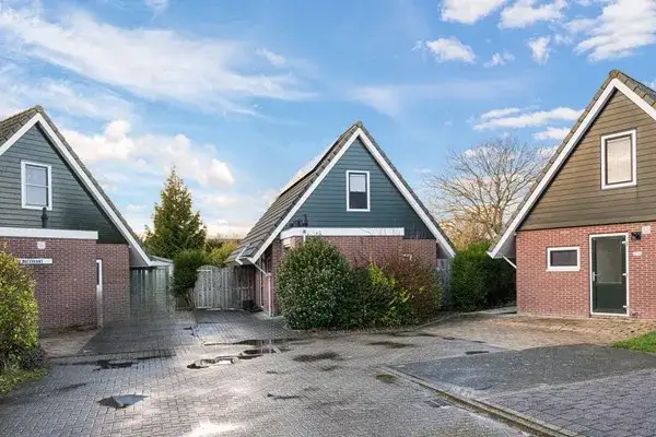 Semi-detached for sale: Oosteinde 12-15, Opperdoes Centrum Opperdoes