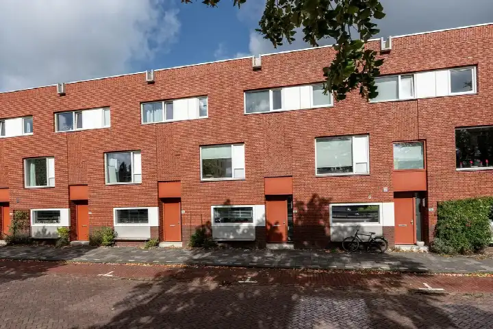 Tussenwoning te koop: Oosterhamrikkade 84T, Professorenbuurt Groningen