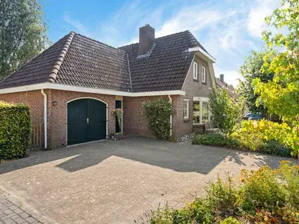 Vrijstaande woning te koop: Oosterhoek 8, Tuk Tuk