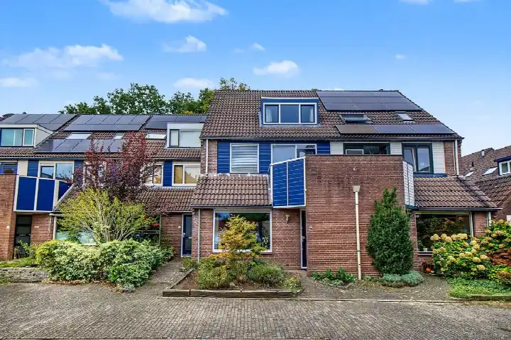 Terraced house for sale: Oosterhof 4, De Hoven Ede
