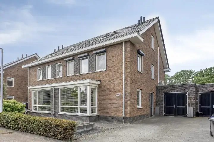 Terraced house for sale: Oosterlandenerf 23, Losse Landen Ijsselmuiden