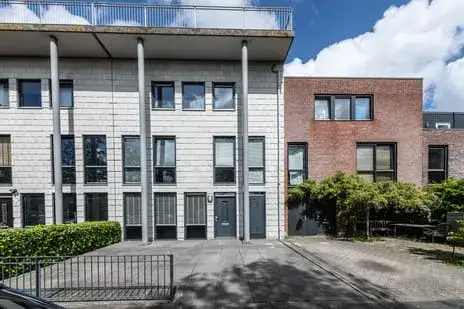 Tussenwoning te koop: Oosterschelde 11, Hoofddorp Floriande West Hoofddorp
