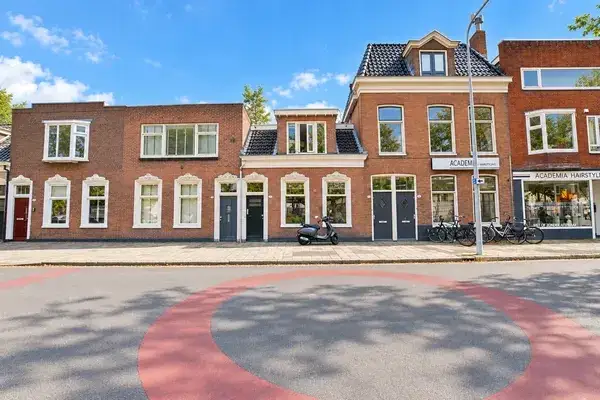 Tussenwoning te huur: Oostersingel 58, Binnenstad-Oost Groningen