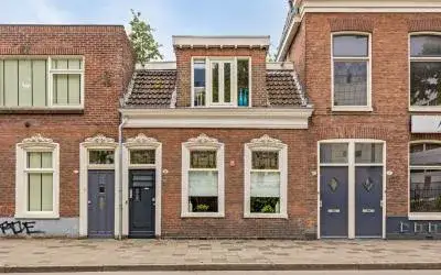Tussenwoning te koop: Oostersingel 58, Binnenstad-Oost Groningen