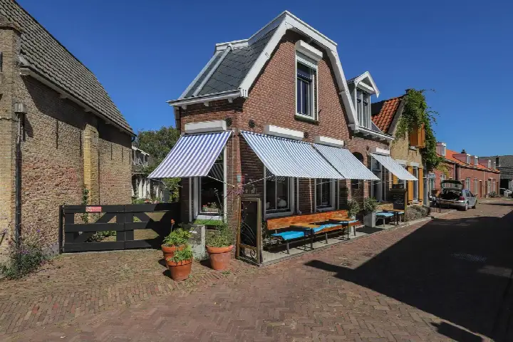 Twee-onder-één-kap te koop: Ooststraat 1, Dreischor Dreischor
