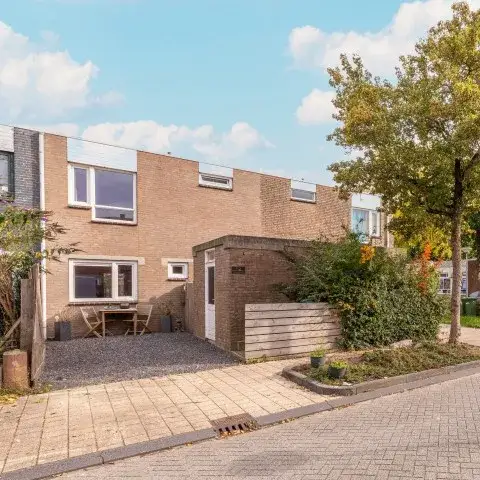 Terraced house for sale: Oostzeestraat 102, Zeeenbuurt Lelystad