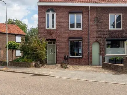 Twee-onder-één-kap te koop: Op de Vey 8, Kluis Geleen