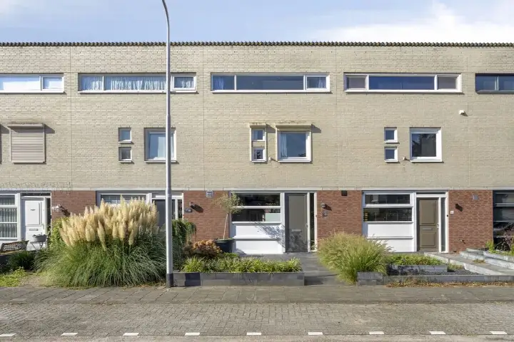 Tussenwoning te koop: Ophemertstraat 63, Dongewijk Noord Tilburg