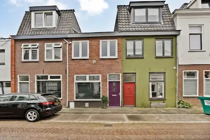 Terraced house for sale: Oranjeboomstraat 63, Leidsebuurt-oost Haarlem