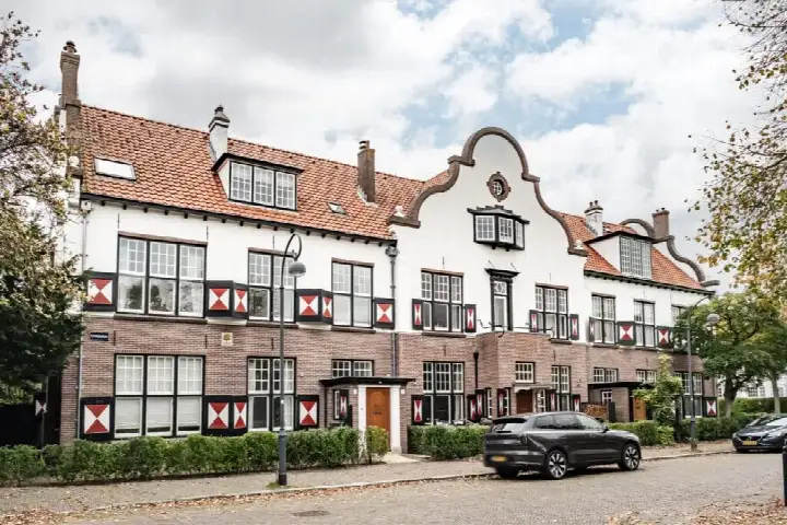 Hoekwoning te koop: Oranjeplein 1, Bosch en Vaart Haarlem