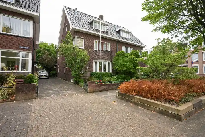 Semi-detached for sale: Oranjeplein 9, Kerkrade-Centrum Kerkrade