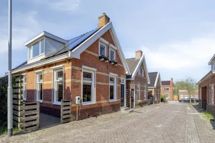 Detached house for sale: Oranjestraat 12, Eenrum Eenrum