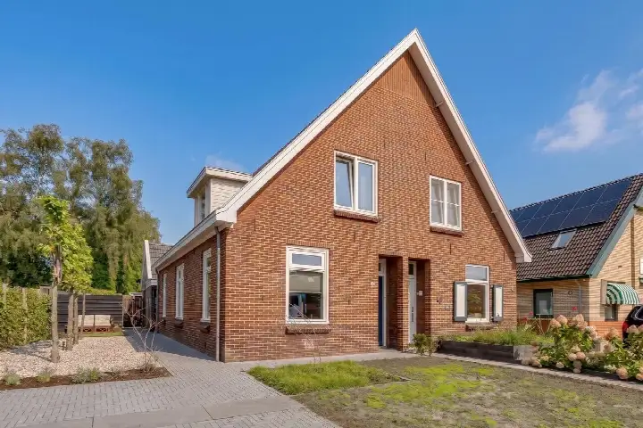 Twee-onder-één-kap te koop: Oranjestraat 64, Varsseveld Varsseveld