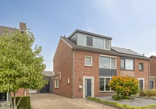 Hoekwoning te koop: Oranjestraat 8, Middelbeers Oost West En Middelbeers