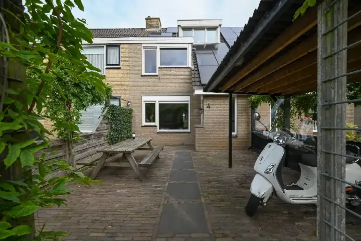 Tussenwoning te koop: Orchideelaan 4, Meerwijk De Kwakel