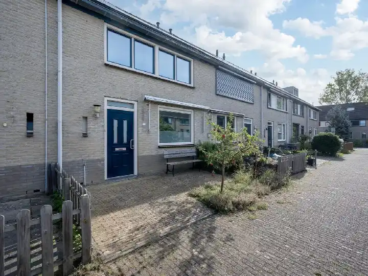 Tussenwoning te huur: Orchideestraat 10, Bloemenbuurt West Almere