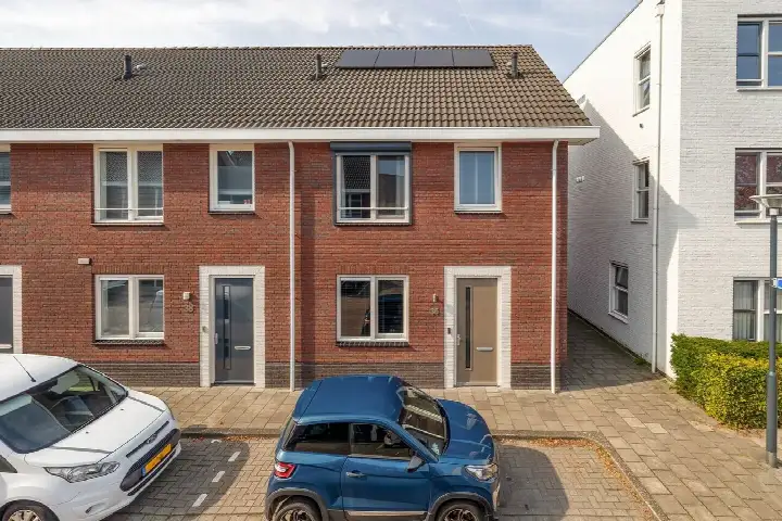 Corner house for sale: Orffstraat 36, Antoniusparochie Waalwijk