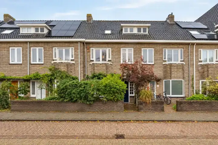Tussenwoning te koop: Orthenseweg 44, Orthenpoort 'S-Hertogenbosch