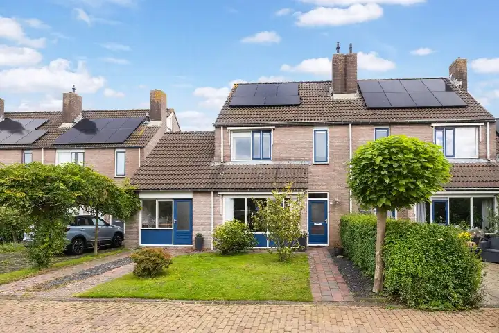 Hoekwoning te koop: Osingastate 61, Camminghaburen-Noord Leeuwarden